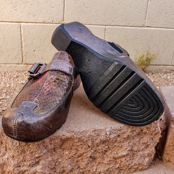 Romus Clogs, snake skin uppers - Picture 2 of 4